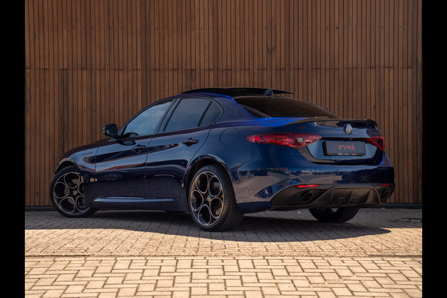 Alfa Romeo Giulia 2.0T 280pk Veloce Ti Q2 | Pano-dak | 1e eigenaar | Blu Montecarlo | Race-mode
