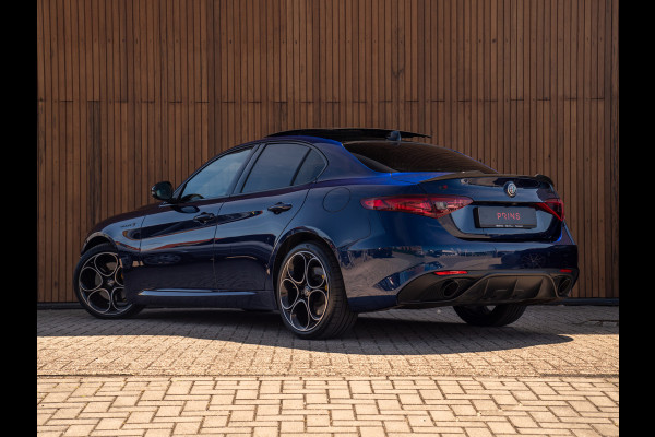Alfa Romeo Giulia 2.0T 280pk Veloce Ti Q2 | Pano-dak | 1e eigenaar | Blu Montecarlo | Race-mode