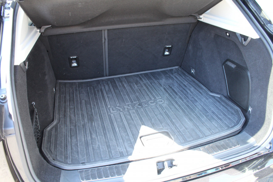 Lynk & Co 01 1.5 PHEV 262pk Automaat NL-Auto NAP BTW Clima Cruise Navi 360 Camera Panoramadak 20"LMV El. Klep