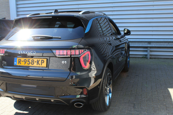 Lynk & Co 01 1.5 PHEV 262pk Automaat NL-Auto NAP BTW Clima Cruise Navi 360 Camera Panoramadak 20"LMV El. Klep