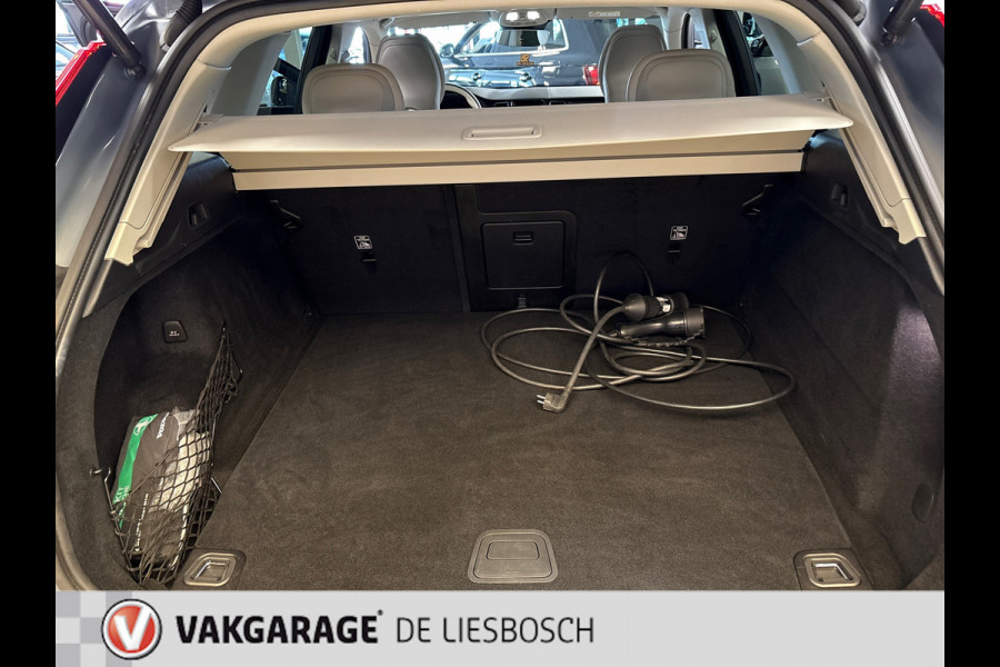 Volvo XC60 2.0 T6 Plug-in hybrid AWD Inscription / leder / Panorama-dak