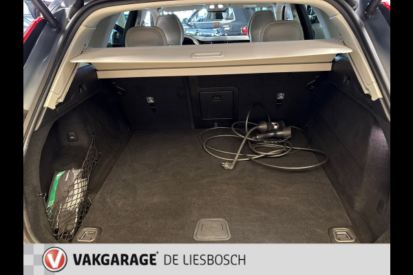 Volvo XC60 2.0 T6 Plug-in hybrid AWD Inscription / leder / Panorama-dak
