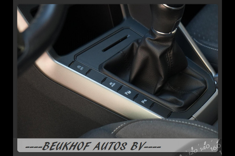 Volkswagen Polo 1.0 TSI Business Parkeersensor Navi Carplay
