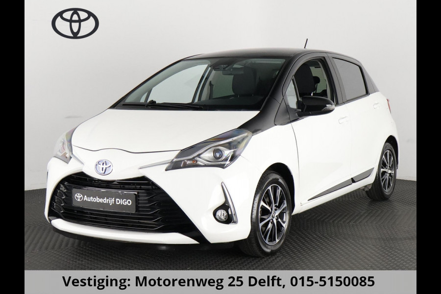 Toyota Yaris 1.5 HYBRID DESIGN SPORT BI-TONE AUTOMAAT CLOUD NAVIGATIE. BIJNA 2020.CAMERA. GARANTIE TOT 2030