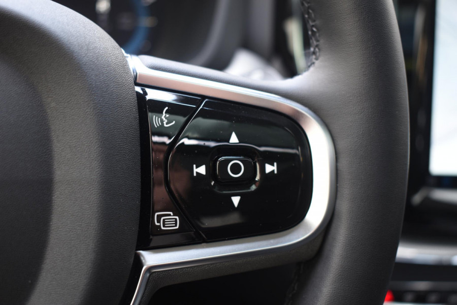 Volvo XC60 T8 455PK Automaat AWD Plus Dark / Adaptieve cruise control / Harman Kardon / BLIS / Panoramadak / Apple carplay  / Elektrische achterklep / 360 Camera / Elektrische stoelen met geheugen / Stoel en stuurwielverwarming / 21” velgen /