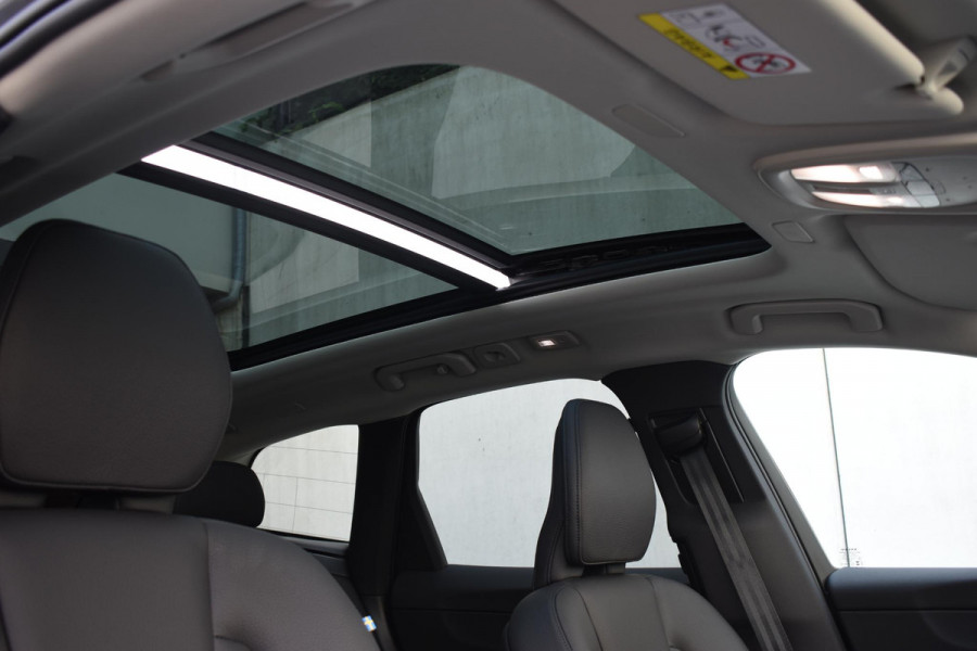 Volvo XC60 T8 455PK Automaat AWD Plus Dark / Adaptieve cruise control / Harman Kardon / BLIS / Panoramadak / Apple carplay  / Elektrische achterklep / 360 Camera / Elektrische stoelen met geheugen / Stoel en stuurwielverwarming / 21” velgen /