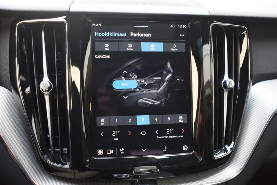 Volvo XC60 T8 455PK Automaat AWD Plus Dark / Adaptieve cruise control / Harman Kardon / BLIS / Panoramadak / Apple carplay  / Elektrische achterklep / 360 Camera / Elektrische stoelen met geheugen / Stoel en stuurwielverwarming / 21” velgen /
