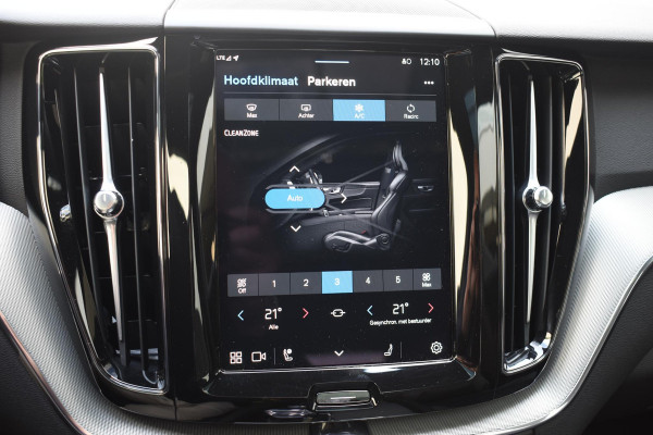 Volvo XC60 T8 455PK Automaat AWD Plus Dark / Adaptieve cruise control / Harman Kardon / BLIS / Panoramadak / Apple carplay  / Elektrische achterklep / 360 Camera / Elektrische stoelen met geheugen / Stoel en stuurwielverwarming / 21” velgen /