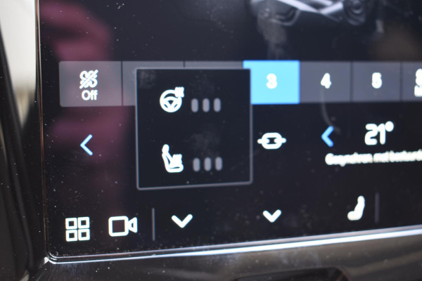 Volvo XC60 T8 455PK Automaat AWD Plus Dark / Adaptieve cruise control / Harman Kardon / BLIS / Panoramadak / Apple carplay  / Elektrische achterklep / 360 Camera / Elektrische stoelen met geheugen / Stoel en stuurwielverwarming / 21” velgen /