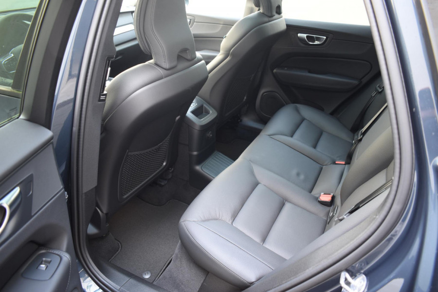 Volvo XC60 T8 455PK Automaat AWD Plus Dark / Adaptieve cruise control / Harman Kardon / BLIS / Panoramadak / Apple carplay  / Elektrische achterklep / 360 Camera / Elektrische stoelen met geheugen / Stoel en stuurwielverwarming / 21” velgen /