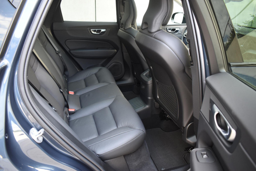 Volvo XC60 T8 455PK Automaat AWD Plus Dark / Adaptieve cruise control / Harman Kardon / BLIS / Panoramadak / Apple carplay  / Elektrische achterklep / 360 Camera / Elektrische stoelen met geheugen / Stoel en stuurwielverwarming / 21” velgen /