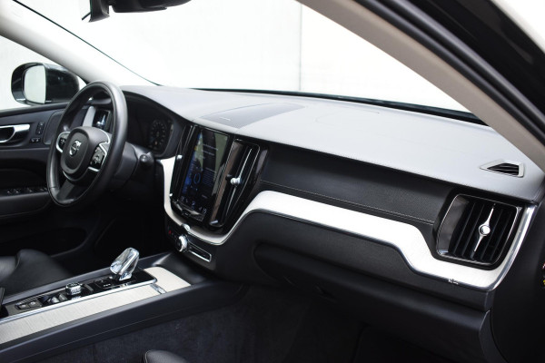 Volvo XC60 T6 340PK Automaat Plug-in hybrid AWD Inscription / Panoramadak / Harman Kardon / Intellisafe / Blis / Climate pack