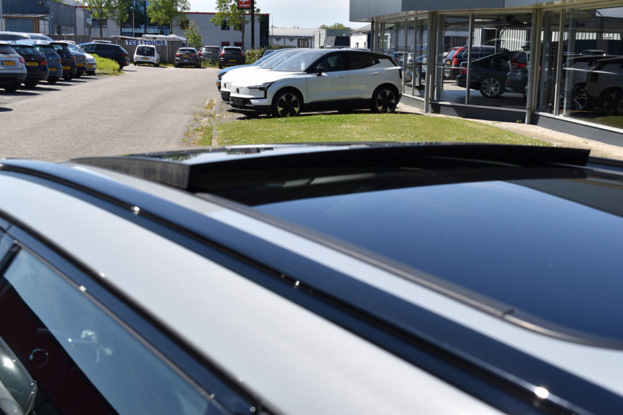 Volvo V90 T6 350 PK Plug-in hybrid AWD Ultra Dark Trekhaak | HUD | H&K | 360 Camera | Pano Dak | Leer