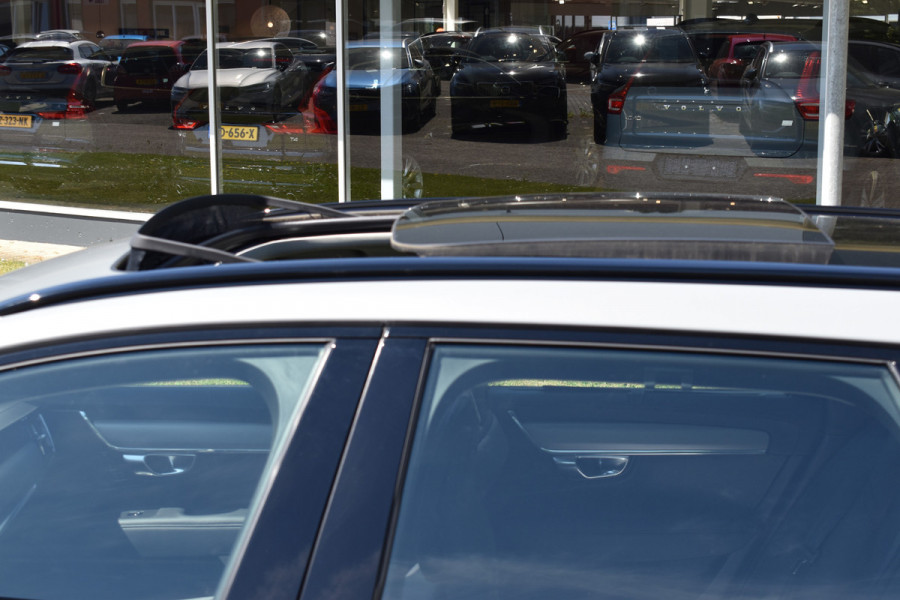 Volvo V90 T6 350 PK Plug-in hybrid AWD Ultra Dark Trekhaak | HUD | H&K | 360 Camera | Pano Dak | Leer