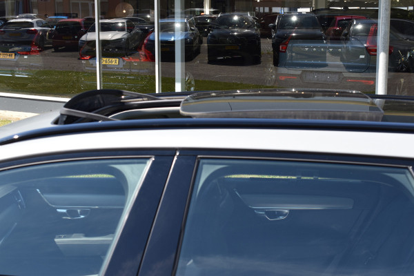 Volvo V90 T6 350 PK Plug-in hybrid AWD Ultra Dark Trekhaak | HUD | H&K | 360 Camera | Pano Dak | Leer