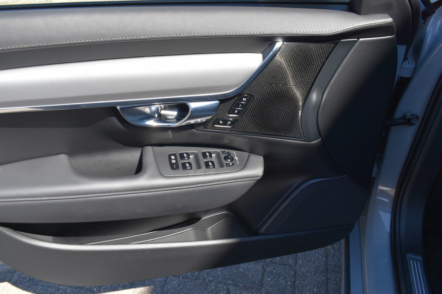 Volvo V90 T6 350 PK Plug-in hybrid AWD Ultra Dark Trekhaak | HUD | H&K | 360 Camera | Pano Dak | Leer