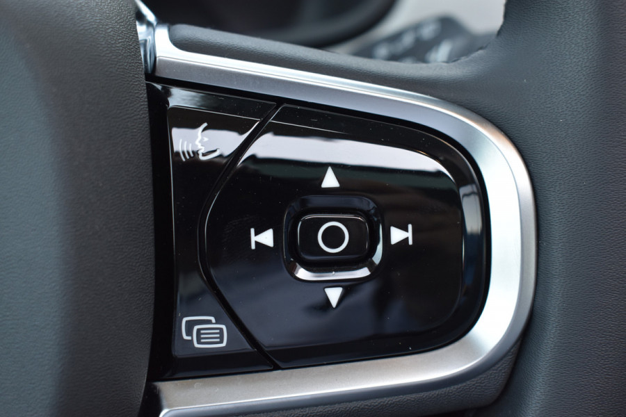 Volvo V90 T6 350 PK Plug-in hybrid AWD Ultra Dark Trekhaak | HUD | H&K | 360 Camera | Pano Dak | Leer