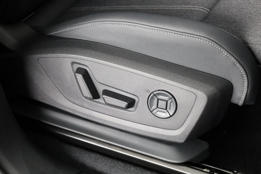 Audi Q6 S edition performance 100 kWh adaptive air suspension, oled achterlichten