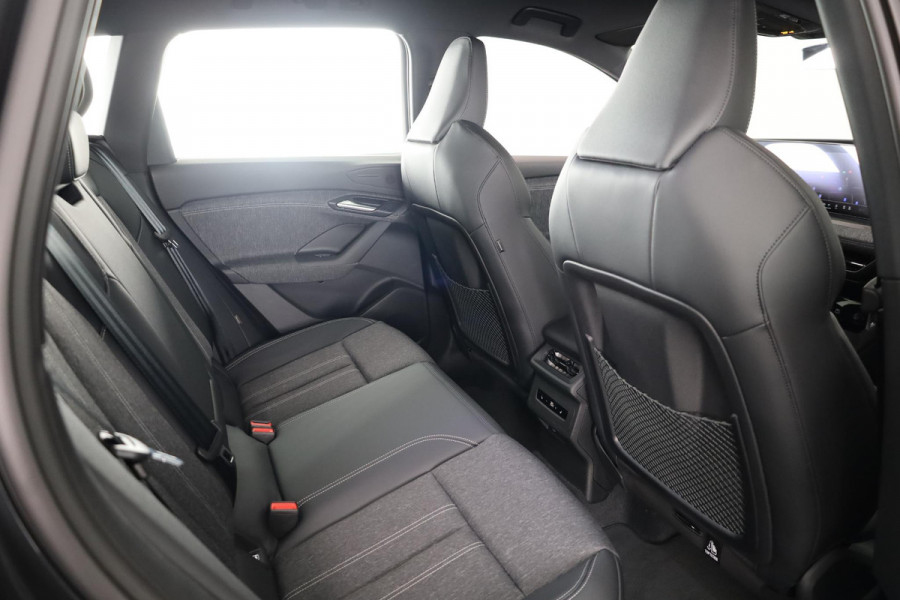 Audi Q6 S edition performance 100 kWh adaptive air suspension, oled achterlichten