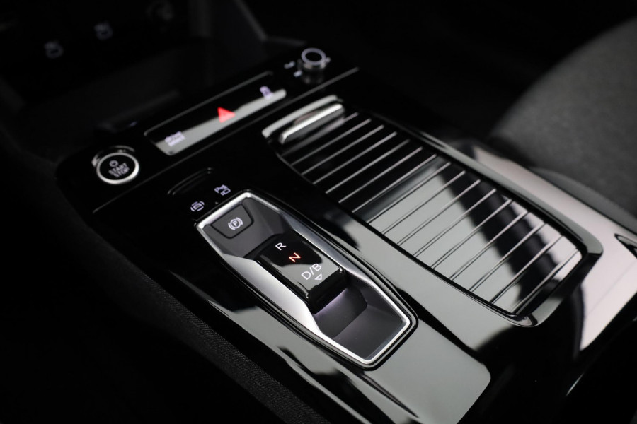Audi Q6 S edition performance 100 kWh adaptive air suspension, oled achterlichten