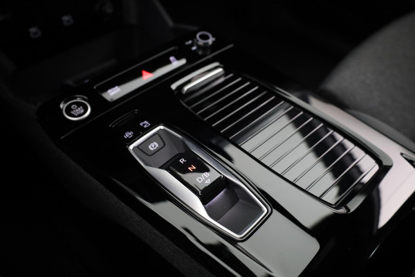 Audi Q6 S edition performance 100 kWh adaptive air suspension, oled achterlichten