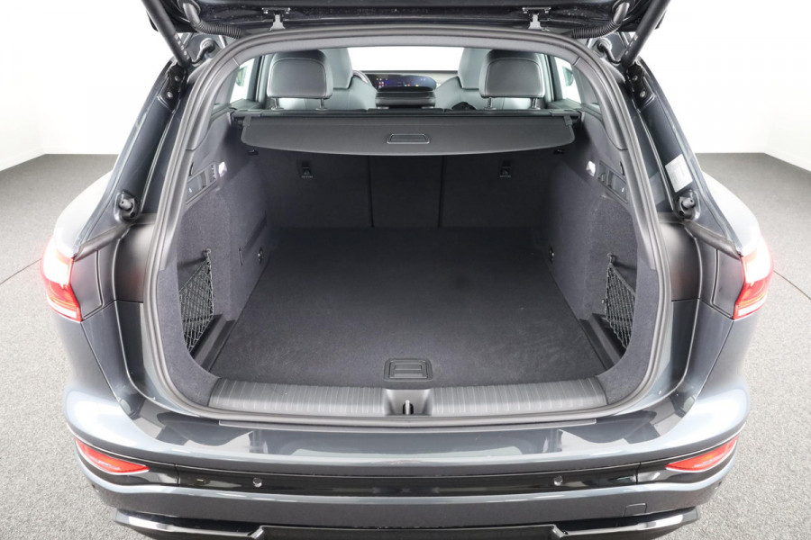 Audi Q6 S edition performance 100 kWh adaptive air suspension, oled achterlichten