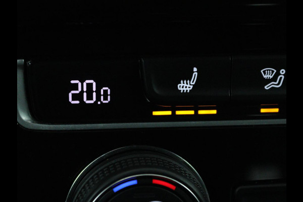 Volkswagen Golf 1.0 TSI R Line | Stoelverwarming | Carplay | Adaptive cruise | Navigatie | Full LED | Parkeerhulp | Climate control | Active Info Display