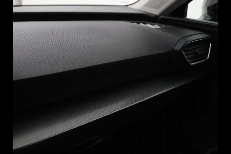 Seat Leon 1.5 eTSI Style | Stoel & stuurverwarming | Carplay | Navigatie | Full LED | Climate control | Parkeerhulp | Cruise control