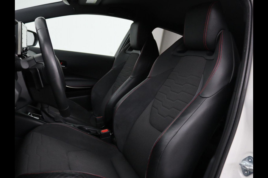 Toyota Corolla 2.0 Hybrid GR-Sport | Stoel & stuurverwarming | Camera | Adaptive cruise | Sportstoelen | Park Assist | Half leder | Full LED | Keyless