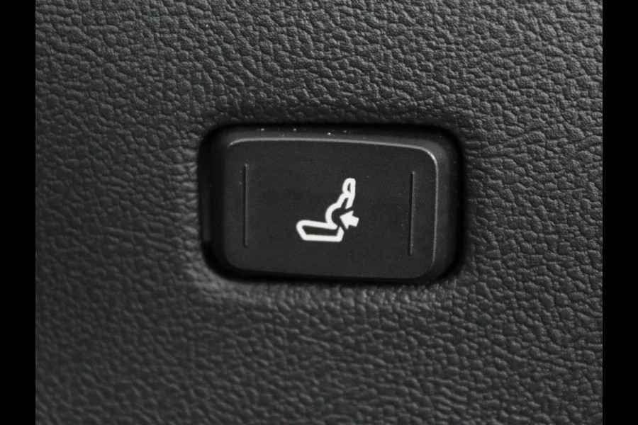 Toyota Corolla 2.0 Hybrid GR-Sport | Stoel & stuurverwarming | Camera | Adaptive cruise | Sportstoelen | Park Assist | Half leder | Full LED | Keyless