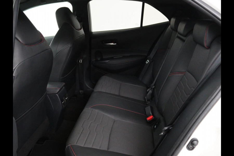 Toyota Corolla 2.0 Hybrid GR-Sport | Stoel & stuurverwarming | Camera | Adaptive cruise | Sportstoelen | Park Assist | Half leder | Full LED | Keyless