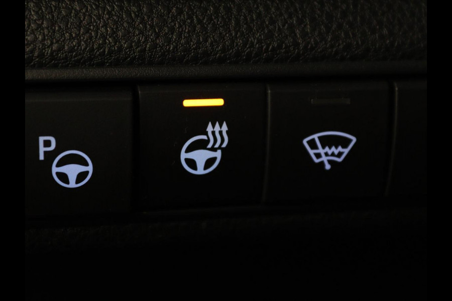 Toyota Corolla 2.0 Hybrid GR-Sport | Stoel & stuurverwarming | Camera | Adaptive cruise | Sportstoelen | Park Assist | Half leder | Full LED | Keyless