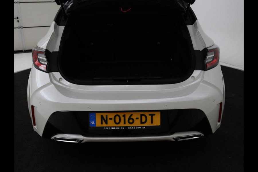 Toyota Corolla 2.0 Hybrid GR-Sport | Stoel & stuurverwarming | Camera | Adaptive cruise | Sportstoelen | Park Assist | Half leder | Full LED | Keyless