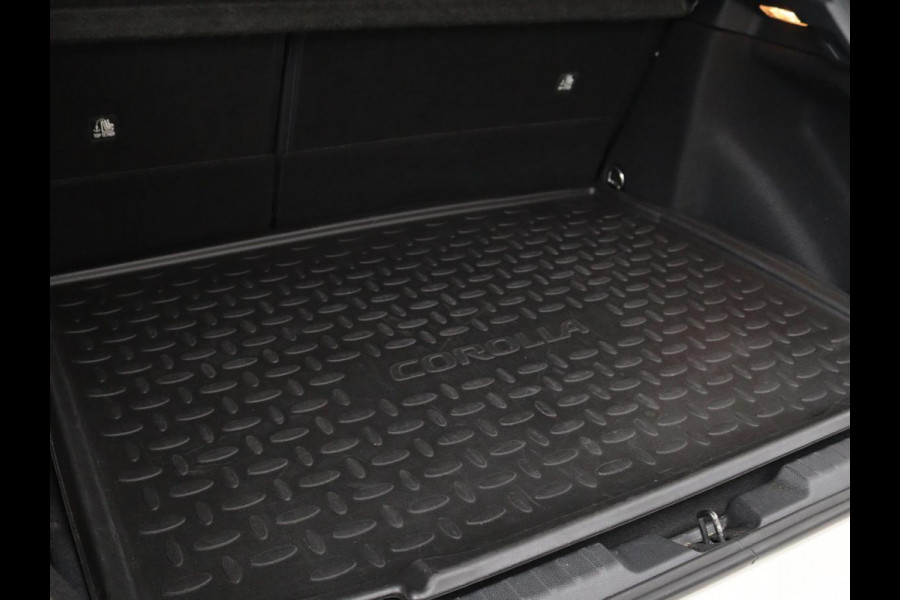 Toyota Corolla 2.0 Hybrid GR-Sport | Stoel & stuurverwarming | Camera | Adaptive cruise | Sportstoelen | Park Assist | Half leder | Full LED | Keyless