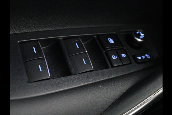Toyota Corolla 2.0 Hybrid GR-Sport | Stoel & stuurverwarming | Camera | Adaptive cruise | Sportstoelen | Park Assist | Half leder | Full LED | Keyless