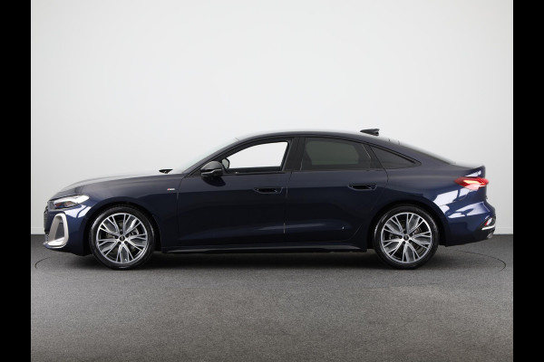 Audi A5 2.0 TFSI edition one S-edition, optiekpakket zwart, matrix-led koplampen, MMI bijrijdersscherm, omgevingscamara's, adaptive cruise control