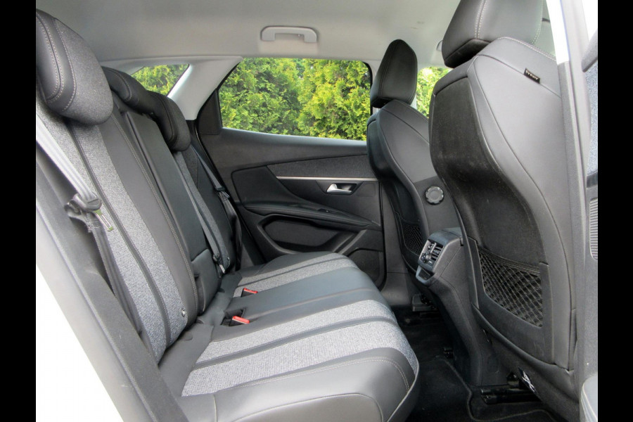 Peugeot 3008 1.2 PureTech Allure Automaat*Navi*Trekhaak*