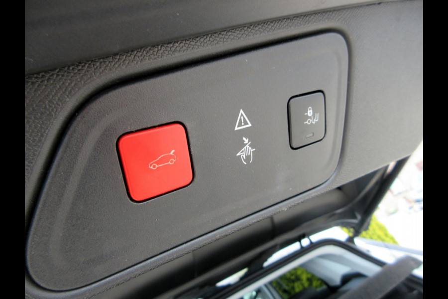 Peugeot 3008 1.2 PureTech Allure Automaat*Navi*Trekhaak*