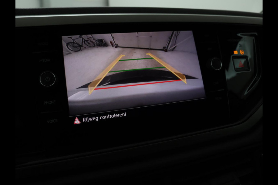 Volkswagen Polo 1.0 TSI R Line | Camera | Adaptive cruise | Carplay | Navigatie | Bluetooth | Airco