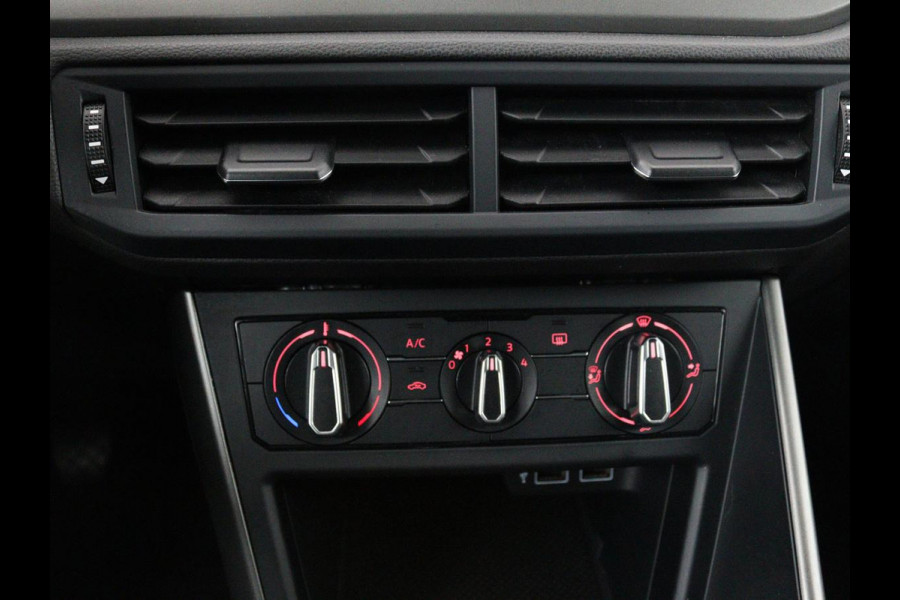 Volkswagen Polo 1.0 TSI R Line | Camera | Adaptive cruise | Carplay | Navigatie | Bluetooth | Airco