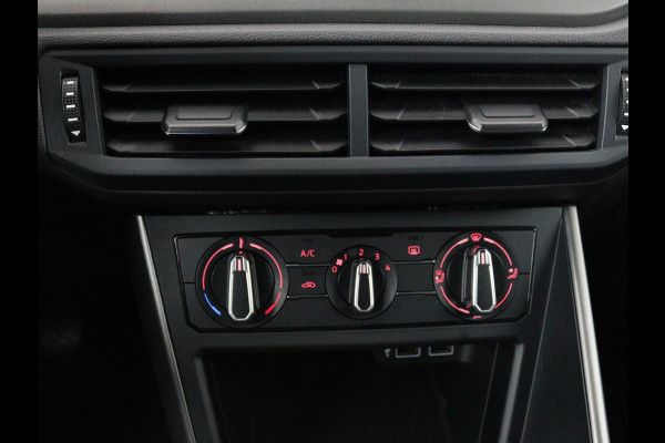 Volkswagen Polo 1.0 TSI R Line | Camera | Adaptive cruise | Carplay | Navigatie | Bluetooth | Airco
