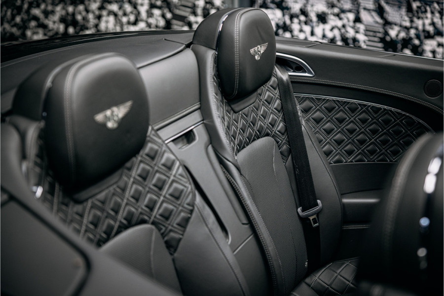 Bentley Continental GTC 6.0 W12 First Edition In topstaat verkerende GTC W12 lage km stand