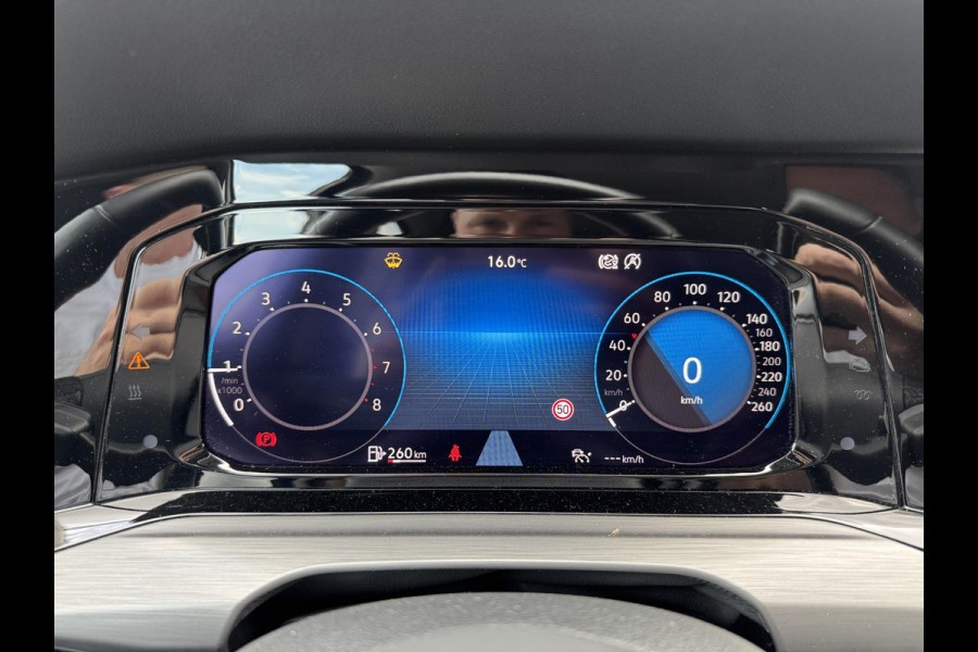 Volkswagen Golf 1.5 TSI Style | Adaptive Cruise Control | Head-Up Display | Massage | DAB | Parkeersensoren |