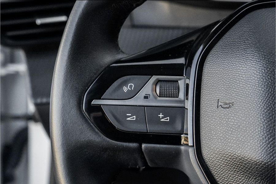 Peugeot 208 1.2 PureTech Allure CarPlay Cruise Camera 32000 KM