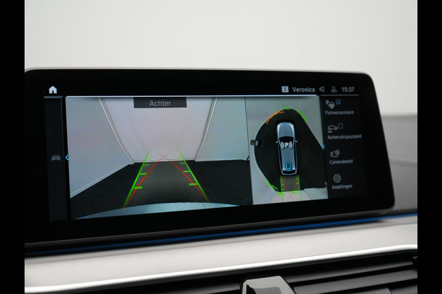 BMW 5 Serie Touring 530e xDrive M-Sport Plug In Hybrid PHEV | Head Up | Laser LED | Trekhaak af Fabriek | Elektrische Lederen Sportstoelen | Sfeerverlichting