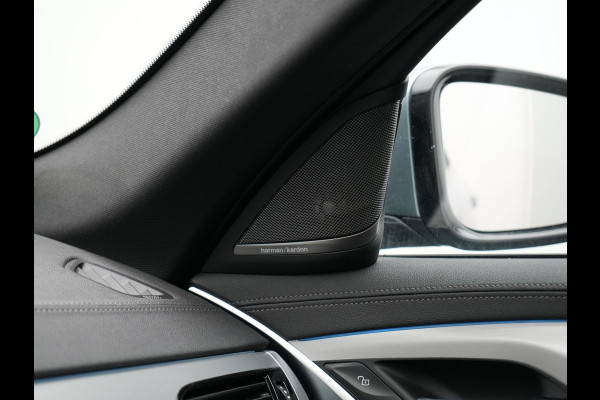 BMW 5 Serie Touring 530e xDrive M-Sport Plug In Hybrid PHEV | Head Up | Laser LED | Trekhaak af Fabriek | Elektrische Lederen Sportstoelen | Sfeerverlichting