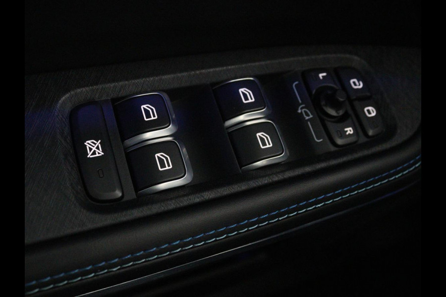 Lynk & Co 01 1.5 Plug In | Panoramadak | Infinity by Harman | Camera | Adaptive cruise | Stoelverwarming | Carplay | Memory | Full LED