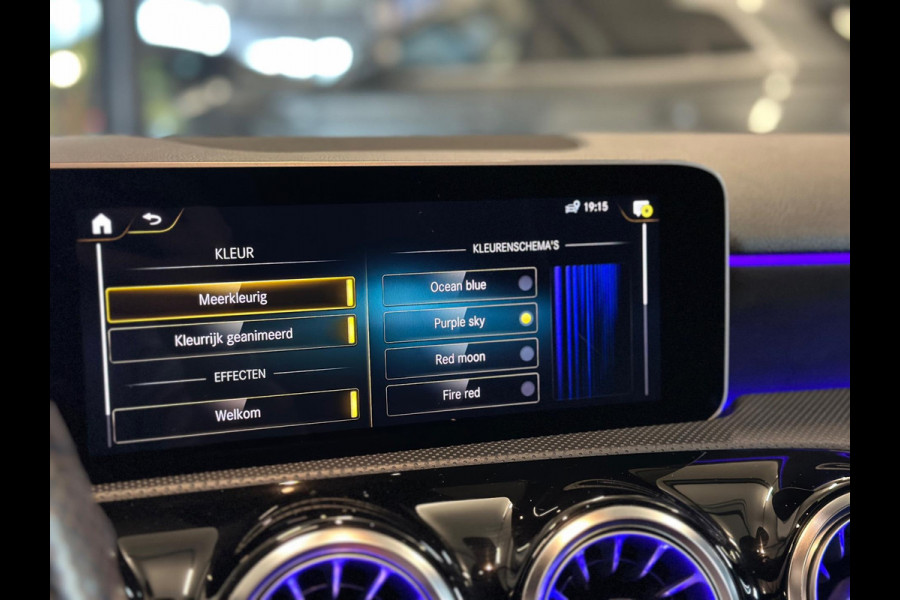 Mercedes-Benz A-Klasse 200|AMG|PANO|SFEER|BOMVOL