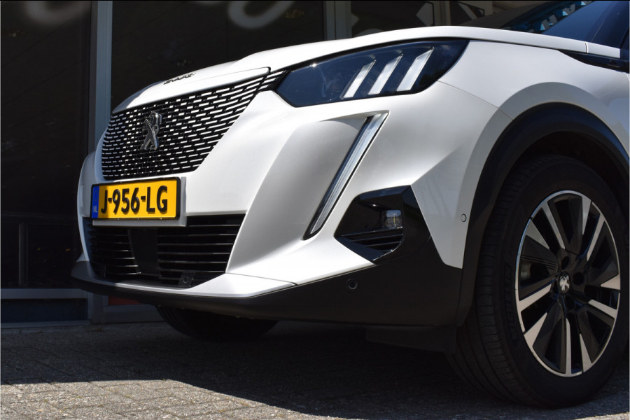 Peugeot e-2008 GT-Line EV 50 kWh / Cruise control / Panoramisch schuifdak / Lane assist