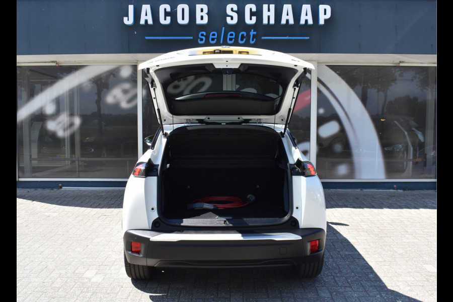 Peugeot e-2008 GT-Line EV 50 kWh / Cruise control / Panoramisch schuifdak / Lane assist